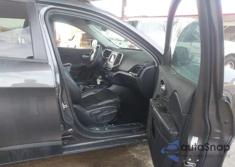 2019 Jeep Cherokee Altitude Fwd из США, поврежденный, VIN 1C4PJLLB3KD469735